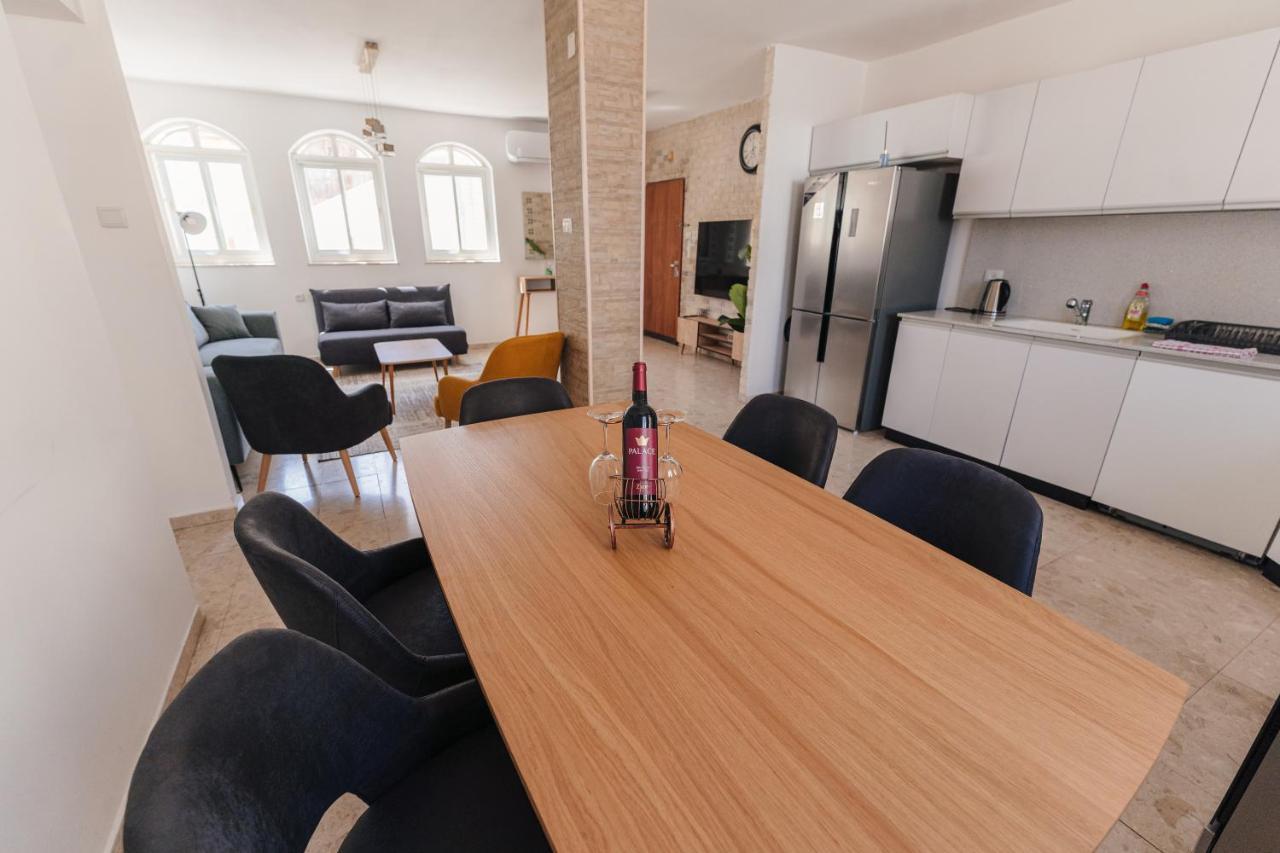 Aristo Machne Yehuda Boutique Apartments Єрусалим Екстер'єр фото