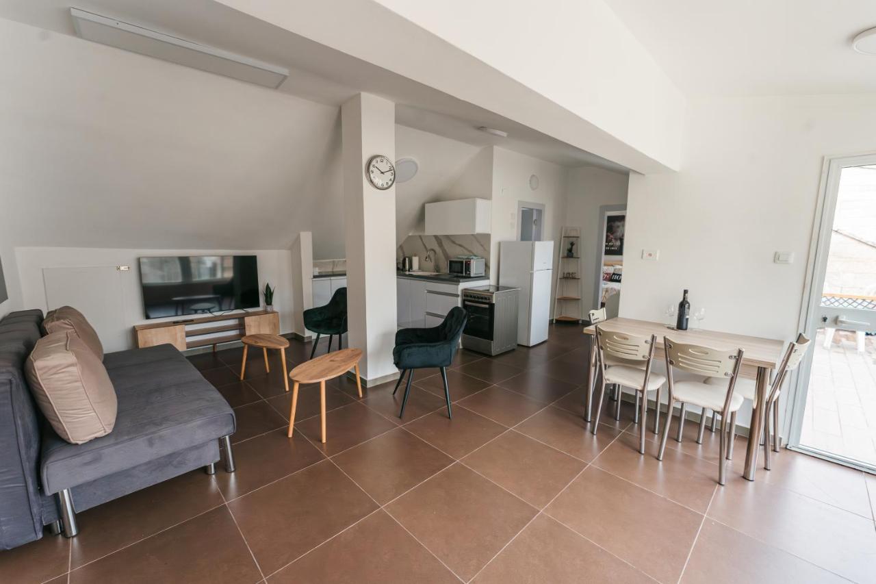 Aristo Machne Yehuda Boutique Apartments Єрусалим Екстер'єр фото